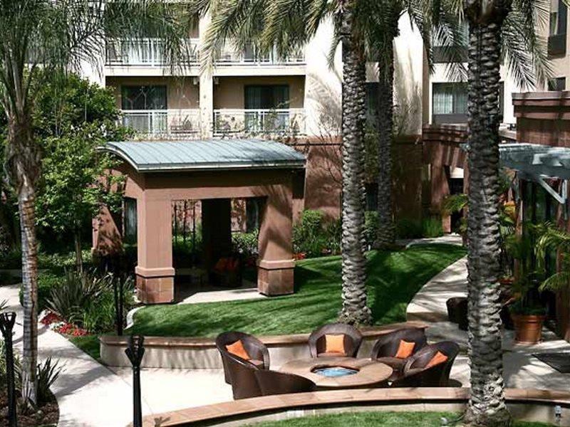 Courtyard Los Angeles Burbank Airport Exterior photo